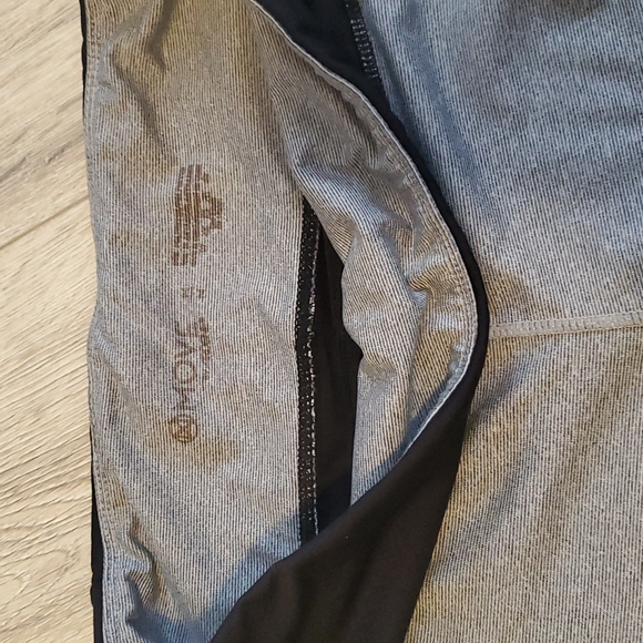 (3 for $25 bundle) Workout tights - Picture 2 of 4